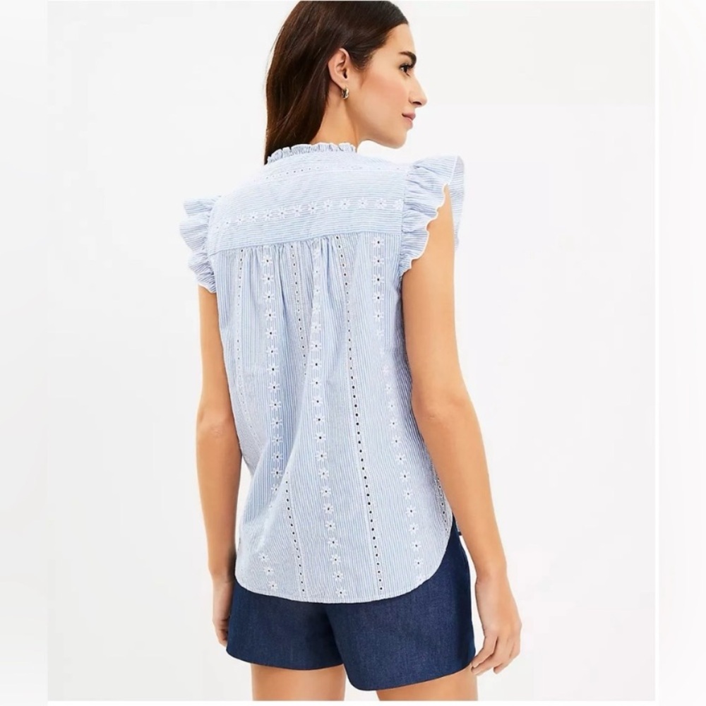 LOFT Women's Blue Eyelet Sleeveless Top size L - Picture 2 of 11
